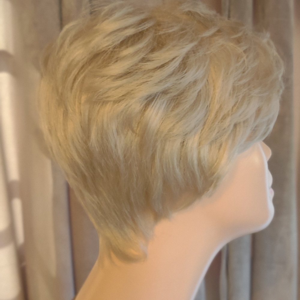 Wig - Picture 4 of 4